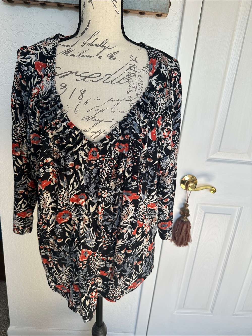 Women’s Top XL 3/4 sleeve Lucky Brand Navy Floral V-Neck Tunic Red Cream Accents